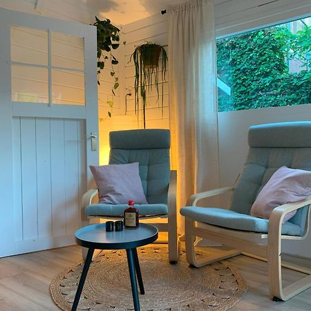 Tiny House Tussen De Grachten Sneek Buitenkant foto