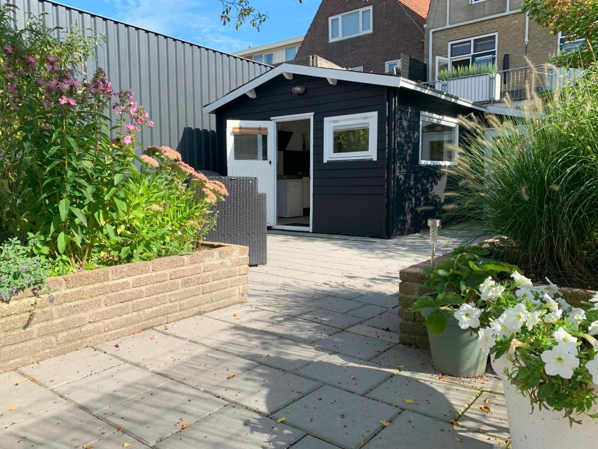 Tiny House Tussen De Grachten Sneek Buitenkant foto